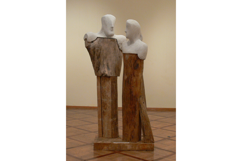 Этрусская любовь. 2007 Дерево, гипс 175х60х45