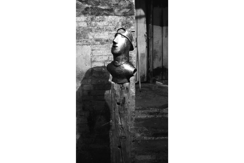 Бейсболка. 1999 Бронза 42х24х16