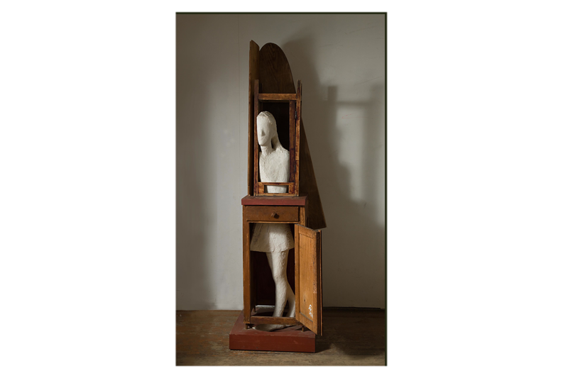 Тумбочка. Девочка. 2006 Доска, гипс 170х45х55